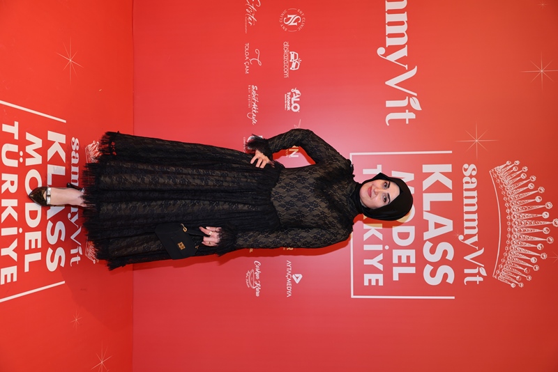 Sammyvit Klass Model Türkiye 2025 :  Ünlü �simler K�rm�z� Hal� ��kl���yla Oscar Gecesini Aratmad�